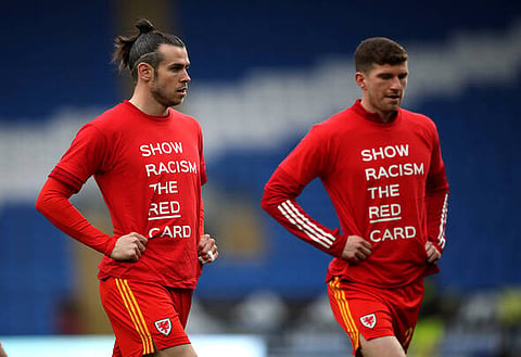 Gareth Bale elbows Ondrej Kudela in Wales v Czech Rep, Rangers fans are loving it