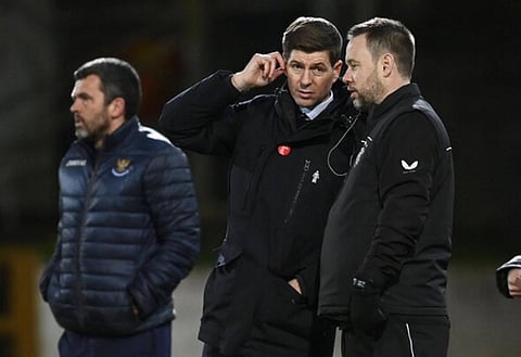 Clinton Morrison & Lee Hendrie pose Rangers-Steven Gerrard question on Sky Sports