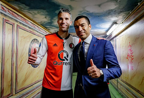 Sky Sports: Rangers still need work permit for Giovanni van Bronckhorst