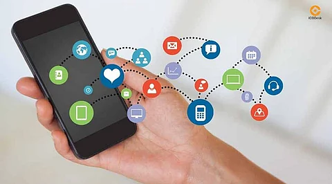 Decentralized Social Media: Platforms and Potential