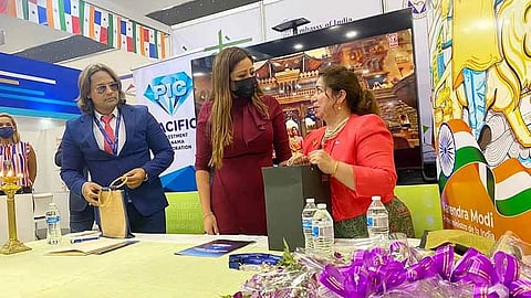 Indian businessman-actor Prabhakar Sharan signs Bollywood filming deal in Panama.