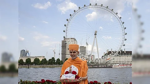 Mahant Swami Maharaj embarks on UK tour to inspire sewa, global harmony