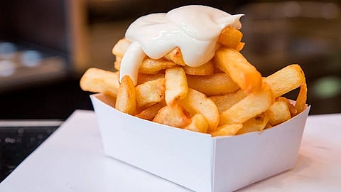How junk food directly impacts our sleep pattern