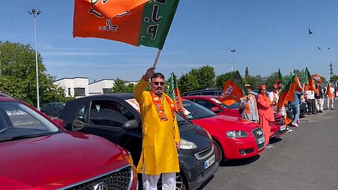 Diaspora Paris car rally backs PM Modi's re-election in India