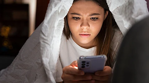 Top tips to balance social media with healthy sleep patterns