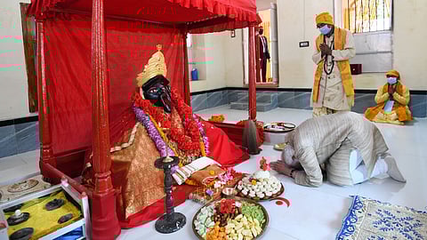 India "deeply disturbed" after Goddess Kali crown theft