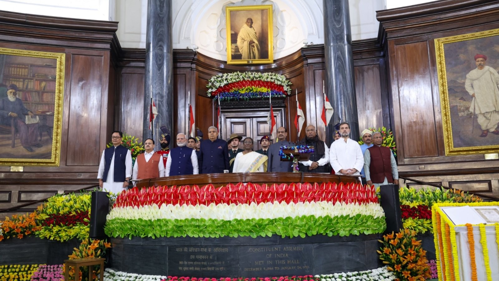 Indian leaders commemorate Constitution Day