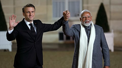 Indian PM Modi gets warm welcome in Paris