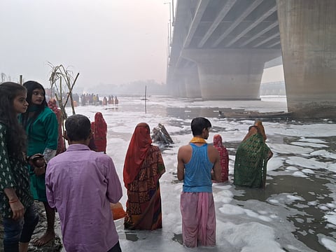 How Faith and Pollution Collide on Delhi’s Yamuna River