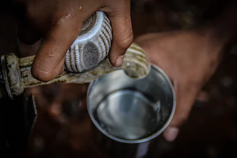 Who decides how much water citizens get?