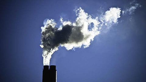 Smokestacks at a power plant (Image: Flickr/ Nick Humphries)