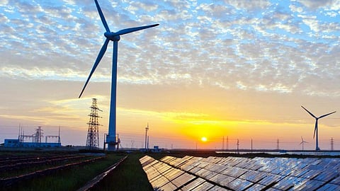 India needs to further shift support away from fossil fuels and towards clean energy technologies (Image: Kenueone, Pixabay)
