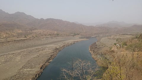 Narmada river at the Sardar Sarovar Dam (Image Source: Jitesh Ukani via Wikimedia Commons)
