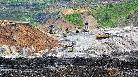 Work in progress in the coal mines in Odisha (Image: India Water Portal Flickr)