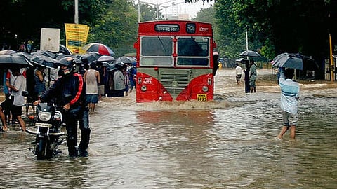 Heavy rains flood Mumbai. (Source: Flickr photos)