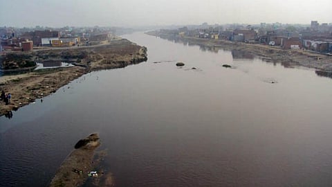 Polluted Hindon river (Source: Hindi Water Portal)