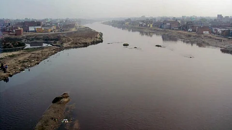 Polluted Hindon river (Source: Hindi Water Portal)