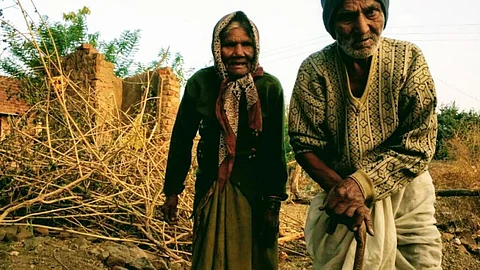 Rokade and ajji live in a remote village in Marathwada’s Osmanabad district. Photo: Niharika Singh