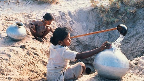 Indian children tapping water (Image: Global Water Partnership, Flickr Commons, CC BY NC-SA 2.0)