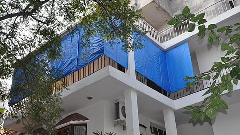 Facades protect houses from soot