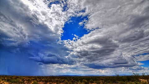 Shape of clouds can be an important indicator of weather. Source: Robert Hensley/Wikimedia Commons