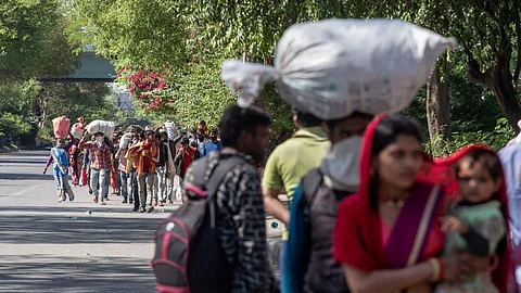 Migrants on their way home during the countrywide lockdown (Image: Stranded Workers Action Network)