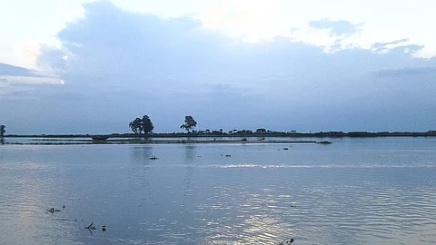 The majestic Brahmaputra river (Source: Wikimedia Commons)