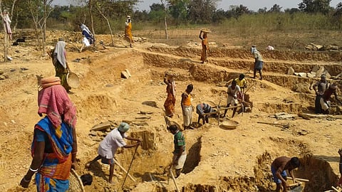 Farmers constructing happa; Image: PRADAN