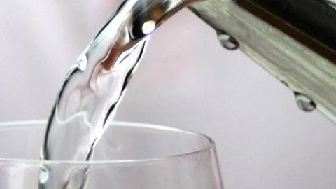 Water use in urban cities (Source: Wikimedia Commons)