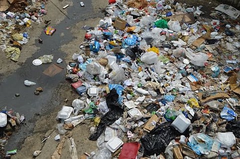 2.3 मिलियन टन प्लास्टिक कचरे से महासागर अटे पड़े हैं