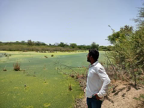 जोधपुर शहर के अधिकांश उद्योग अपने अपशिष्ट जल को बिना किसी उपचार के सीधे नालियों के माध्यम से जोजरी नदी में बहा रहे हैं। फोटो: सतीश कुमार मालवीय