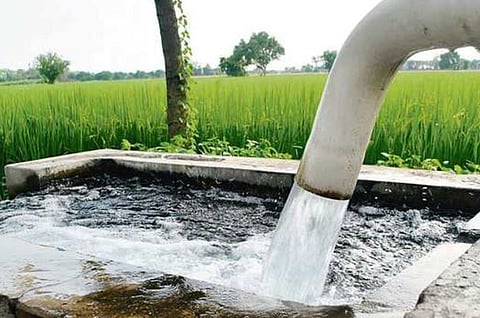 भूजल संकट आज भी भारत के बहुत से इलाकों की समस्या बना हुआ है।