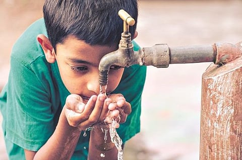 क्या पाइप से आने वाला पानी वास्तव में सुरक्षित है? अगर नहीं, तो इस सुरक्षा का क्या मतलब है? 