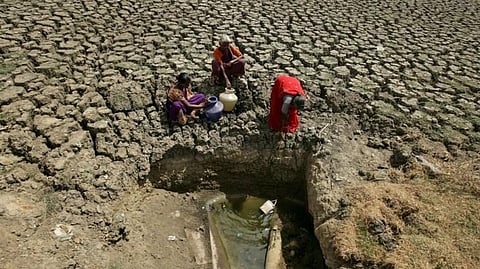 शहडोल के गांवों में पानी घट रहा है, हैंडपंप और कुएं कमजोर पड़ रहे हैं।