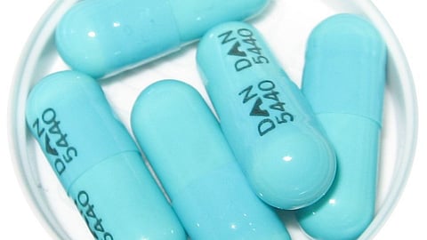 एंटीबायोटिक (Antibiotic) क्या है? अर्थ, परिभाषा, प्रकार, उपयोग और महत्व