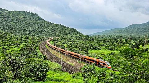 पर्यावरण संरक्षण को हकीक़त की ज़मीन पर बढ़ावा देने के लिए भारतीय रेलवे बोर्ड 'ग्रीन ऑडिट' की व्यवस्था लागू करने जा रहा है। इसमें सभी रेलवे ज़ोनों को इस मद में खर्च किए गए धन का विवरण देना होगा। 