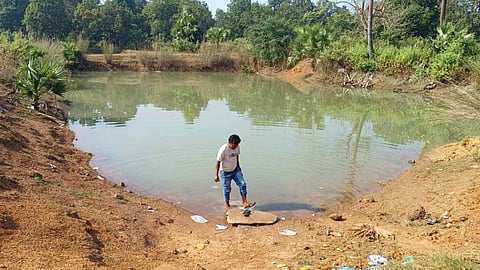 गांवों में एक पारंपरिक जल स्रोत के रूप में तालाबों के महत्व को देखते हुए उत्तर प्रदेश के प्रयागराज में ‘मेरा तालाब, मेरी जिम्मेदारी’ अभियान के तहत 150 ‘मॉडल तालाब’ बनाने का फैसला लिया गया है। 