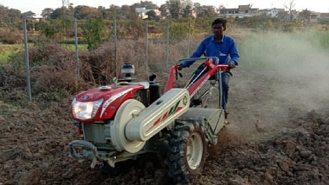 छोटानागपुर पठारी क्षेत्र में आधुनिक कृषि उपकरणों को अपनाने में अड़चन,PC-उन्नत कृषि