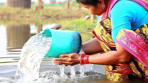 पानी एक अनमोल पदार्थ,PC-CHAT GPT