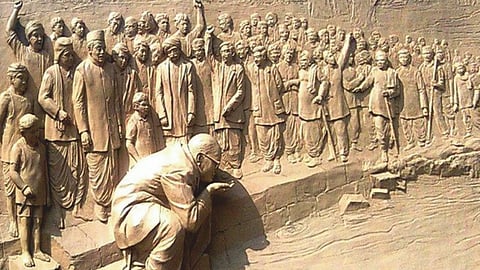 महाड़ सत्याग्रह : बाबा साहेब ने कहा था कि अस्पृश्यता सारतः राजनीतिक सवाल है