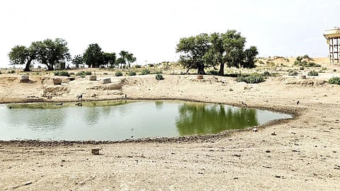 प्रदूषित पानी पीने को मजबूर
