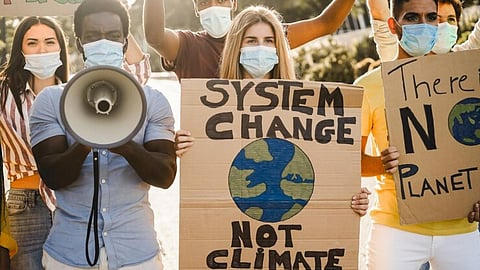 जलवायु परिवर्तन आपातकाल के विरोध में प्रदर्शन