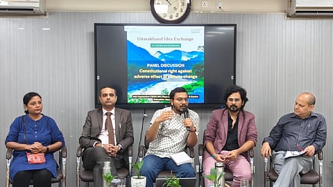 जलवायु परिवर्तन के प्रतिकूल प्रभावों के विरुद्ध संवैधानिक अधिकार मुद्दे पर चर्चा का आयोजन
