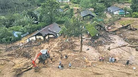 त्रासदी के निशान (फोटो साभार - sarvodaya.com)