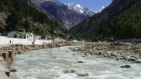 हर्षिल घाटी में दरक रहे हैं पहाड़