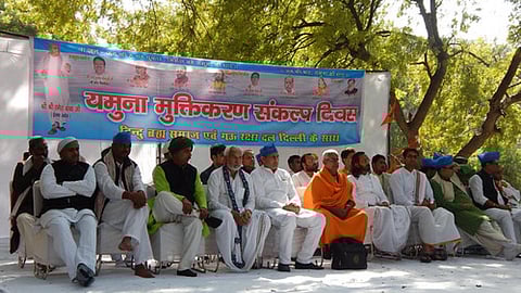 यमुना की ‘शुद्धि’ या सियासत