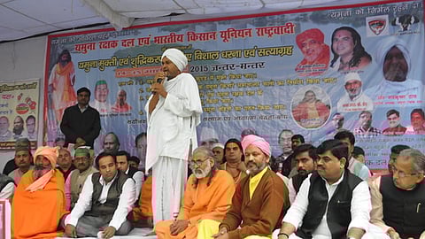 जनहित के खिलाफ न जाए सरकार