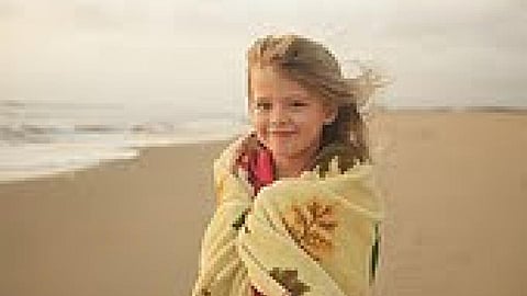 तेज चलती हवा में ठंड क्यों लगती है?