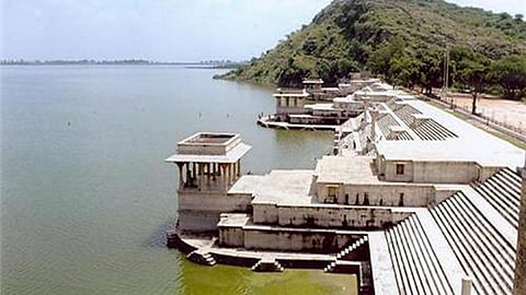 सुनो सरकार जयसमंद झील रोये जार-जार