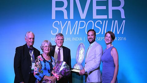 नदियों से मित्रता का मिला ईनाम